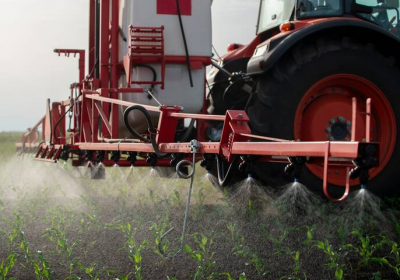 Pesticides : la Commission européenne propose de supprimer leur réévaluation