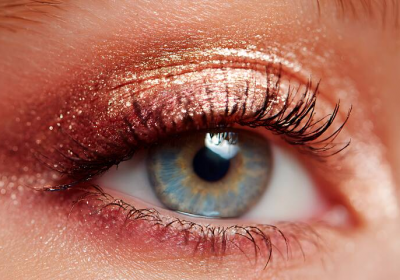 Nanoparticules – Elles envahissent incognito les cosmétiques scintillants