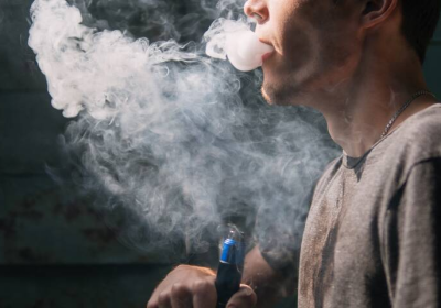 Cigarette électronique – Le vapotage conseillé seulement en sevrage tabagique